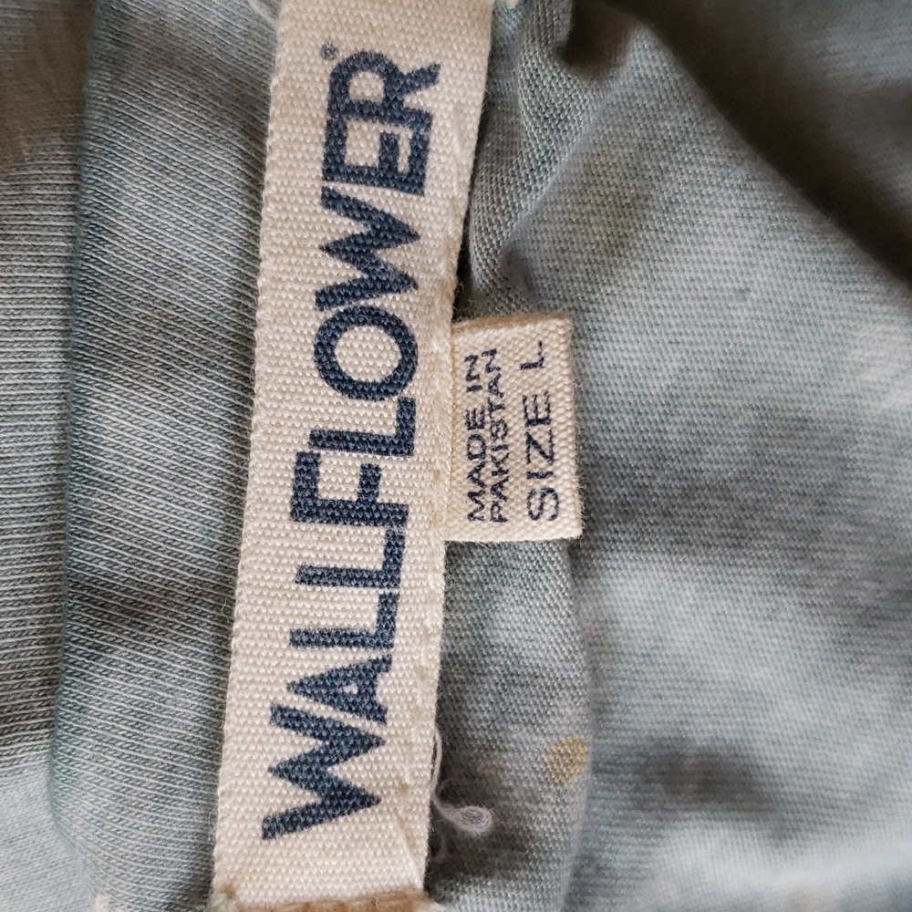 Wallflower Daisy V-Neck Tee Shirt Sz L - Picture 5 of 5
